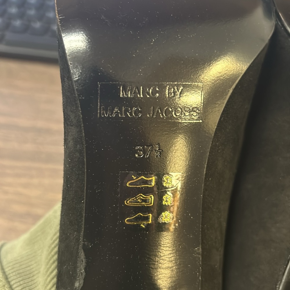 Marc by Marc Jacobs Suede Black Heels - Picture 4 of 5
